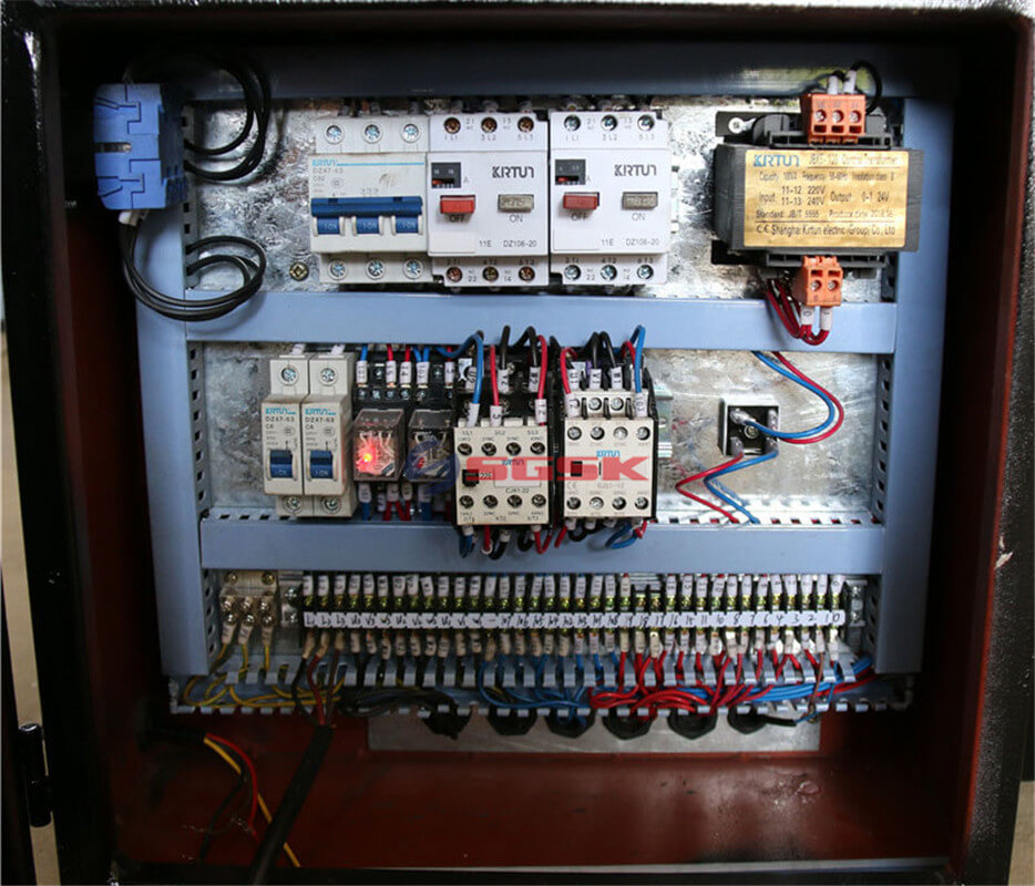 小型锯床GH4220带锯床双立柱金属带锯床4220锯床液压加紧无级变速